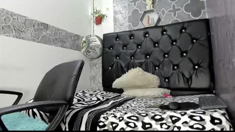 axel_strongx18 online show from March 2026 06:19:01 AM