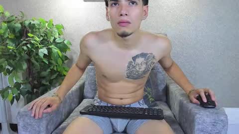 axel  online show from November 2025 03:49:02 AM