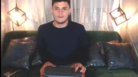 Snapshot of axell_bigdick chatting on November 2025 06:13:02 AM axell online show from November 2025 06:13:02 AM