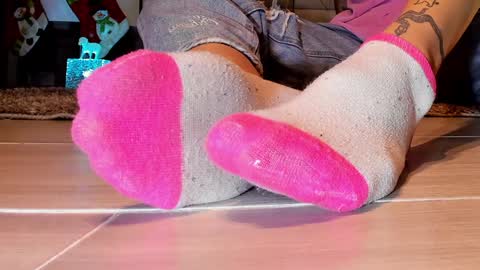 Snapshot of axellcollins chatting on December 2024 10:16:01 PM im your little femboy ALEX online show from December 2024 10:16:01 PM