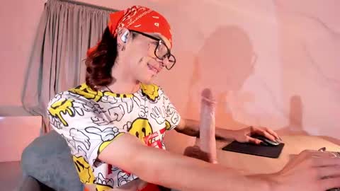Snapshot of axellcollins chatting on February 2025 03:08:01 AM im your little femboy ALEX online show from February 2025 03:08:01 AM