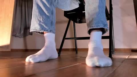 Snapshot of axellcollins chatting on February 2025 10:59:02 PM im your little femboy ALEX online show from February 2025 10:59:02 PM