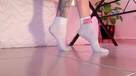 Snapshot of axellcollins chatting on September 2025 01:11:01 PM im your little femboy ALEX online show from September 2025 01:11:01 PM
