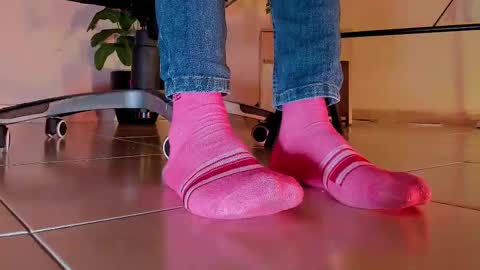 Snapshot of axellcollins chatting on September 2025 05:31:01 AM im your little femboy ALEX online show from September 2025 05:31:01 AM
