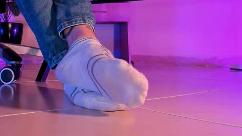 Snapshot of axellcollins chatting on September 2025 05:41:02 AM im your little femboy ALEX online show from September 2025 05:41:02 AM