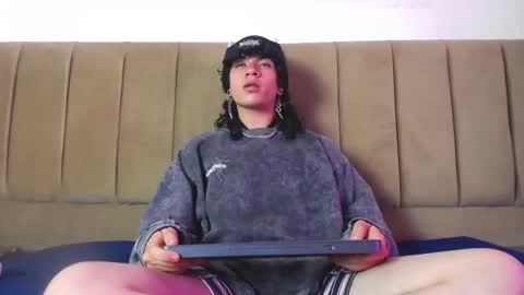 Snapshot of axellkush chatting on February 2025 09:21:02 AM AxellKush online show from February 2025 09:21:02 AM