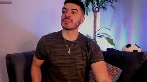 Axel Thompsom online show from December 2025 11:59:02 AM