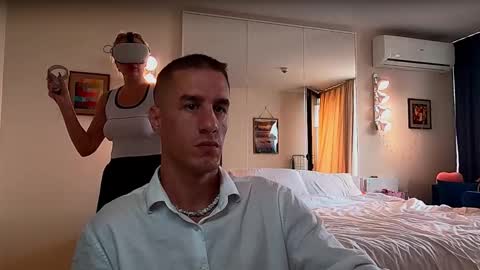 Axl online show from October 2025 08:01:01 AM