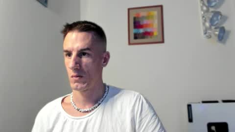 Axl online show from December 2025 08:49:02 PM