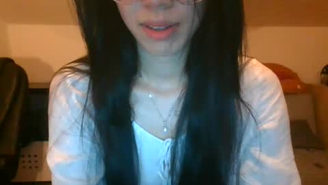 Snapshot of axuepetitt chatting on August 2026 08:33:01 PM axue online show from August 2026 08:33:01 PM