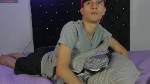 Snapshot of axxxel_twink chatting on February 2026 01:34:01 AM Axxxel online show from February 2026 01:34:01 AM