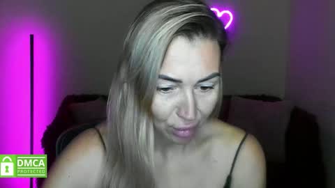 Jully online show from November 2025 06:33:01 AM