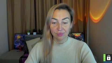 Jully online show from November 2025 06:29:02 PM