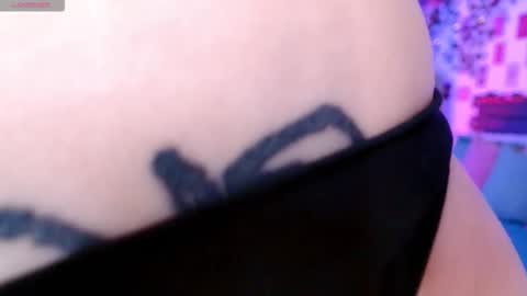 Ayla hill online show from November 2025 07:03:02 PM