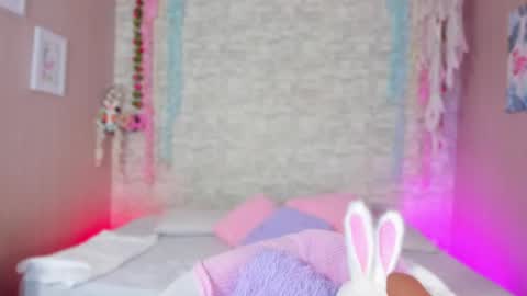 Snapshot of ayla_lux chatting on May 2026 05:25:01 AM Ayla online show from May 2026 05:25:01 AM