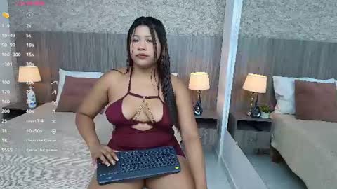 Snapshot of ayleen_collins chatting on July 2026 07:35:01 PM Ayleen Collins online show from July 2026 07:35:01 PM