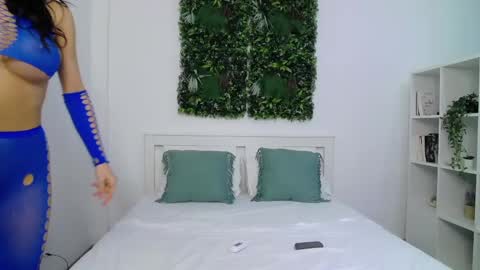 Aylin Ross online show from January 2025 01:09:01 PM