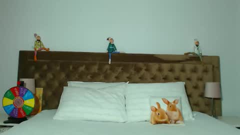 Aylin online show from November 2025 03:49:02 AM