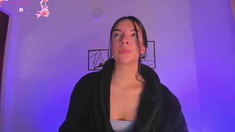 Aylin  online show from November 2025 11:32:02 AM