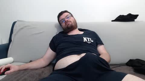 Azer online show from November 2025 10:04:02 AM