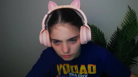 azumi_chan_ online show from September 2025 08:32:02 PM