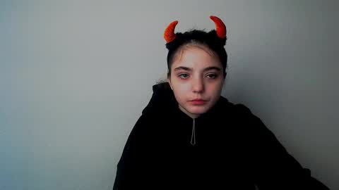 azumi_chan_ online show from October 2025 10:24:01 AM