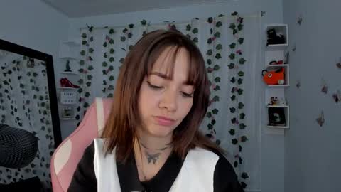 Snapshot of azumi_saan chatting on December 2025 03:03:01 AM azumi saan online show from December 2025 03:03:01 AM