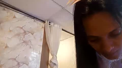 Snapshot of azura_lion chatting on April 2026 04:03:02 AM azura lion online show from April 2026 04:03:02 AM