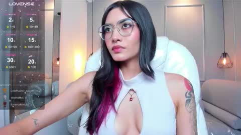 Azura online show from November 2025 08:52:01 PM