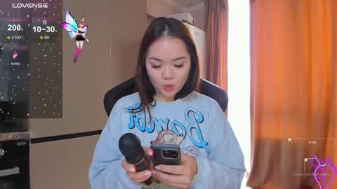 Snapshot of azure_moon chatting on November 2025 09:17:02 AM azure_moon online show from November 2025 09:17:02 AM