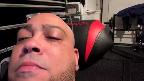 Snapshot of b1glongnhard chatting on October 2025 06:53:02 PM b1glongnhard online show from October 2025 06:53:02 PM