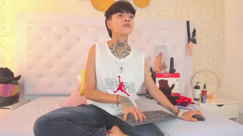 Anny online show from October 2025 07:47:01 PM