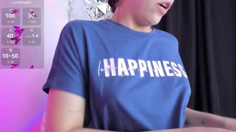 Queen B online show from December 2025 06:59:02 PM