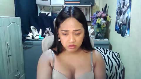 cassandra online show from November 2025 06:06:02 PM