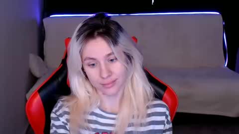 baby_kitte online show from December 2024 06:43:02 AM