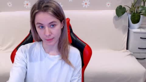 baby_kitte online show from February 2025 02:59:01 AM