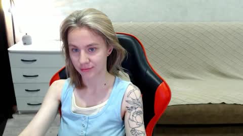 baby_kitte online show from October 2025 03:07:02 AM