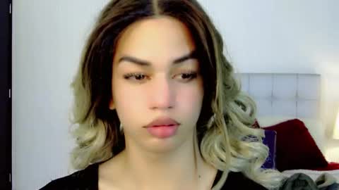 KENDALL online show from October 2025 07:41:01 AM