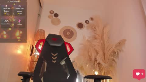 FOLLOW ME  online show from December 2025 03:03:01 AM