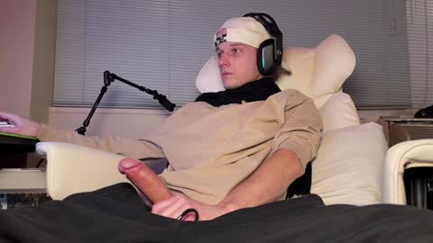 Big cock boy online show from February 2025 05:21:02 AM