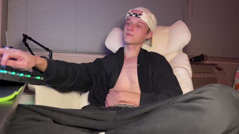 Big cock boy online show from February 2025 06:25:02 AM