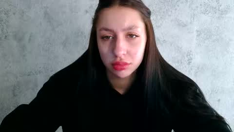 Snapshot of babyfoxie18 chatting on September 2025 06:13:01 AM Roxie online show from September 2025 06:13:01 AM