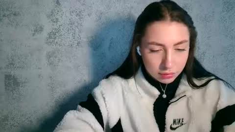 Snapshot of babyfoxie18 chatting on September 2025 06:29:02 AM Roxie online show from September 2025 06:29:02 AM