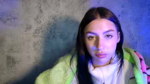 Snapshot of babyfoxie18 chatting on September 2025 01:16:01 PM Roxie online show from September 2025 01:16:01 PM