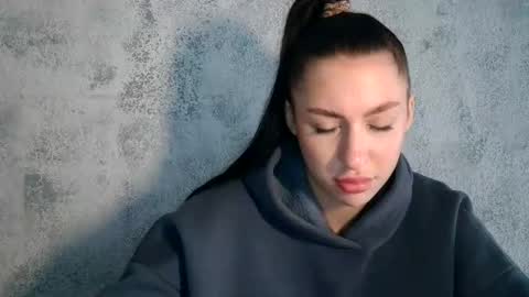 Snapshot of babyfoxie18 chatting on October 2025 08:42:02 AM Roxie online show from October 2025 08:42:02 AM