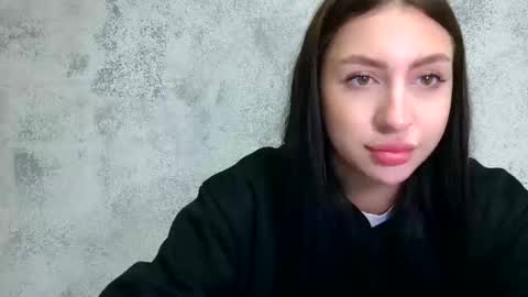Snapshot of babyfoxie18 chatting on October 2025 06:32:02 AM Roxie online show from October 2025 06:32:02 AM