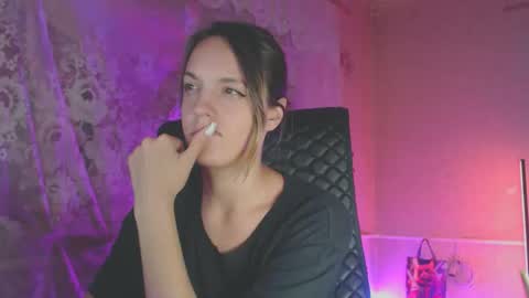 Sonya online show from October 2025 05:08:01 PM