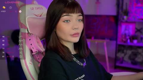 Snapshot of babyroxynill chatting on December 2024 11:18:02 PM Nika online show from December 2024 11:18:02 PM