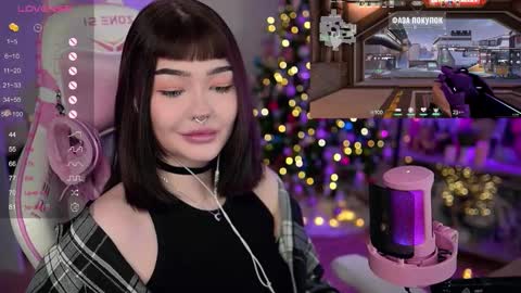 Snapshot of babyroxynill chatting on December 2024 01:37:02 AM Nika online show from December 2024 01:37:02 AM