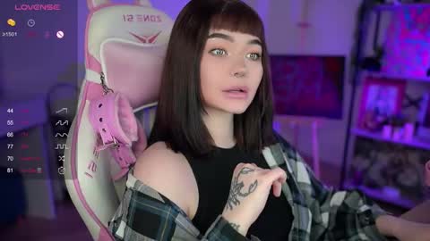 Snapshot of babyroxynill chatting on January 2025 11:06:01 PM Nika online show from January 2025 11:06:01 PM